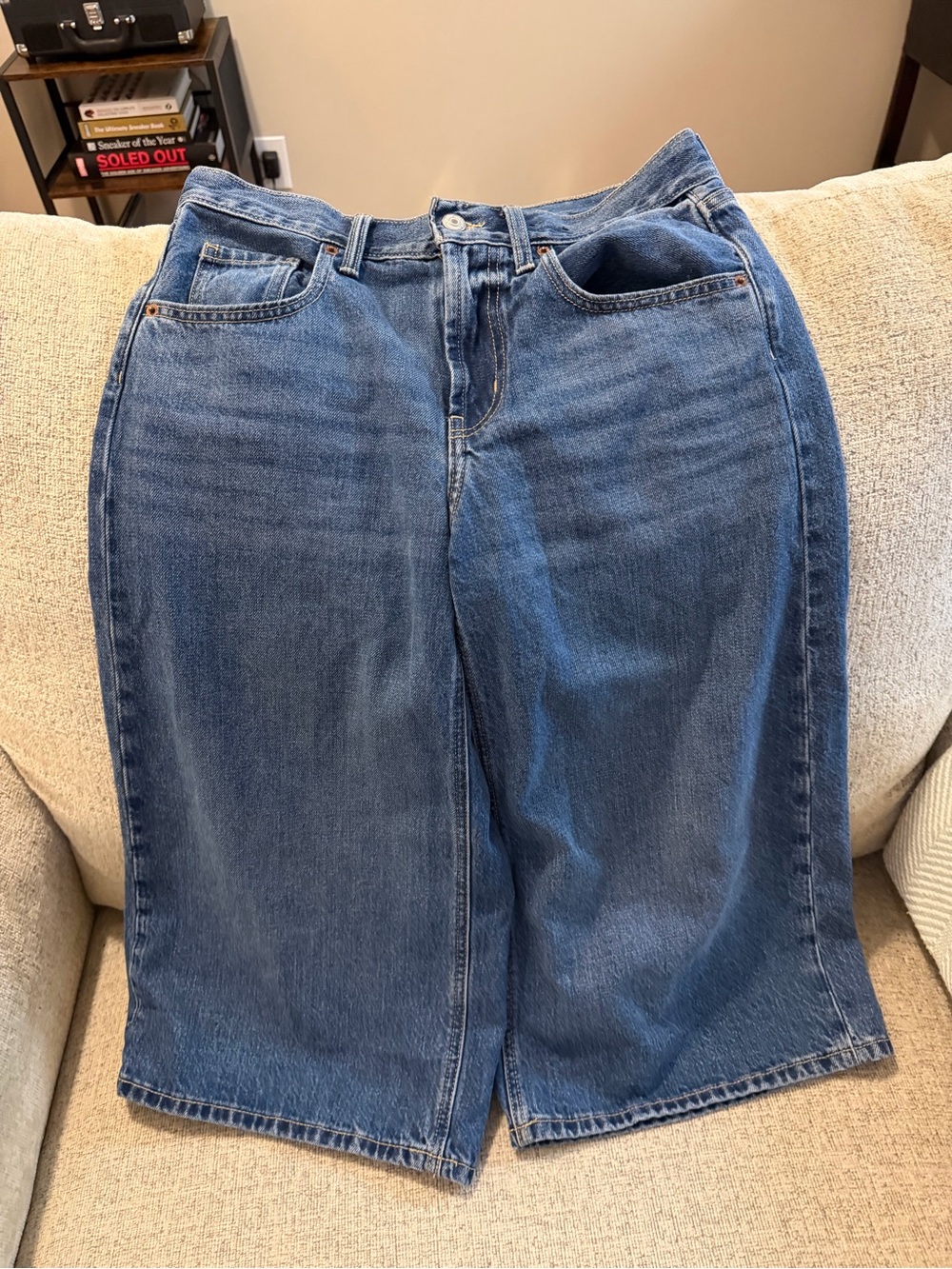 Old Navy blue denim mid length, mid rise, baggy jeans size 2 #oldnavy #denim
